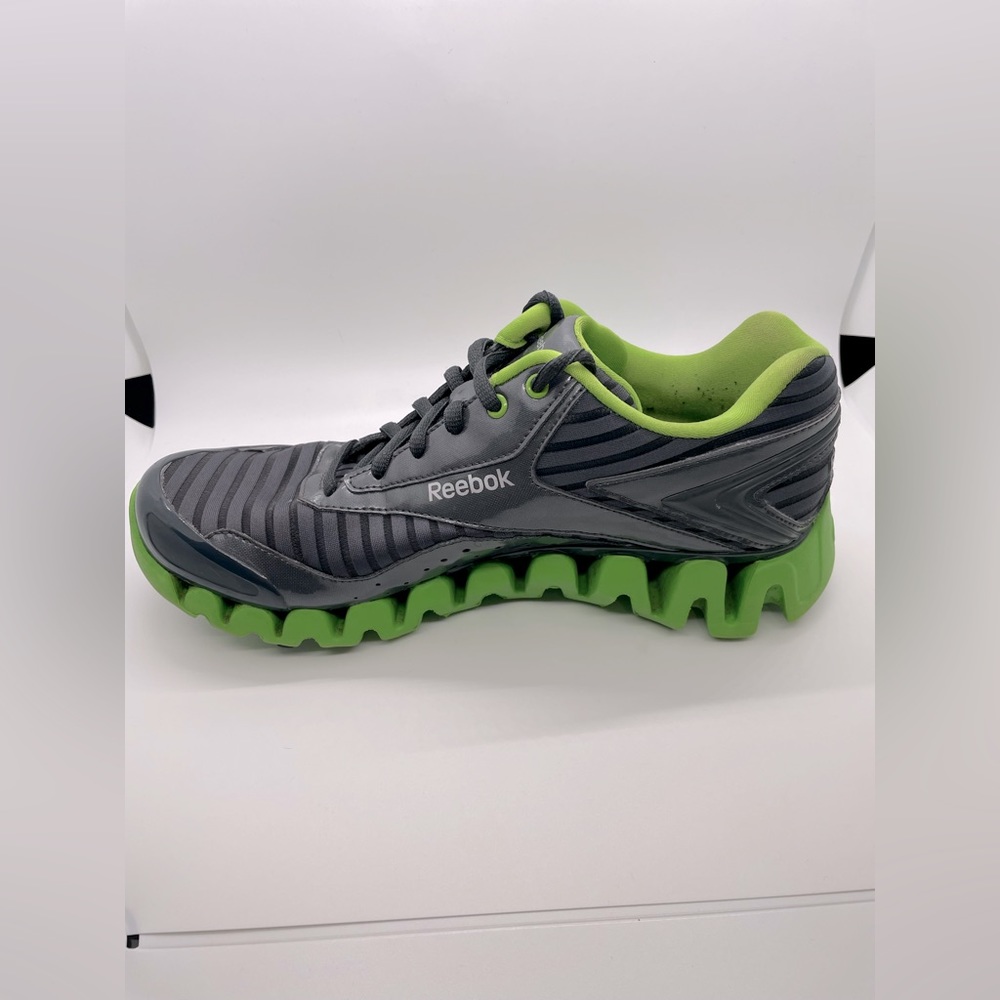REEBOK MENS SHOES SIZE 8 BLACK/ GREEN ZIGTECH RUNNING SHOES